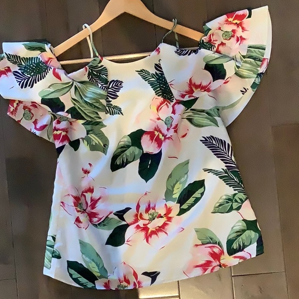 Floral beautiful blouse.